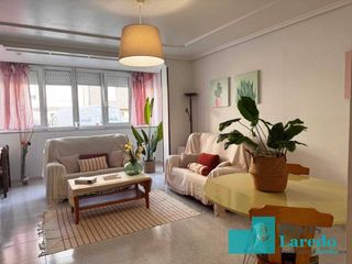 Pis en Calle marques de valdecilla 9. Estupendo piso en venta en pleno centro de laredo