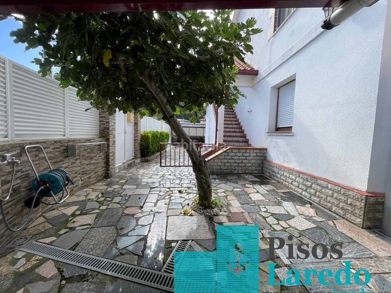 Foto ca54c25d-072e-49db-9f88-66c9007998ee. Pis a avenida cantabria 1 a Centro Laredo