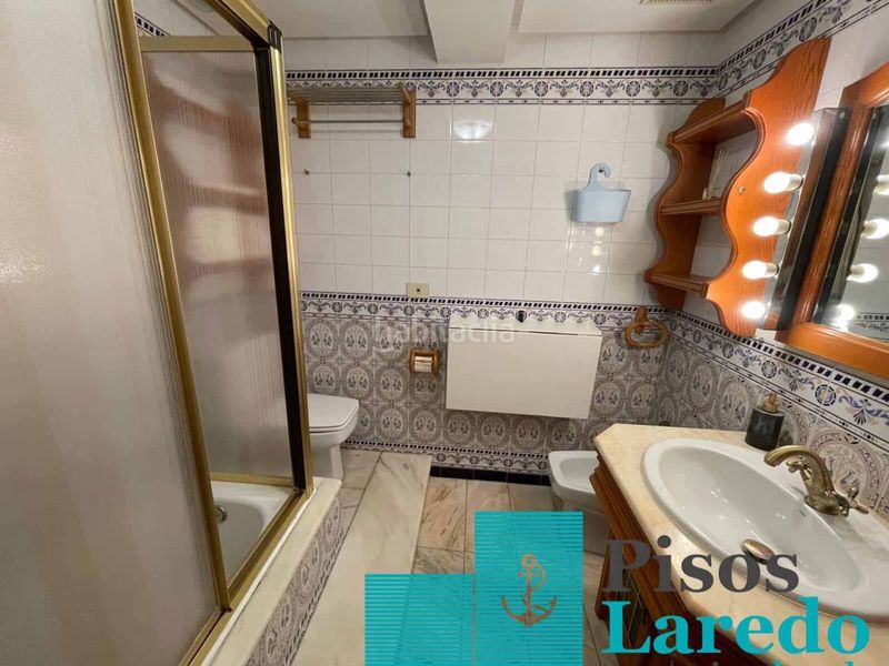 Foto e0878add-bdbb-4618-9f0b-652b181c4a6f. Pis a avenida cantabria 1 a Centro Laredo