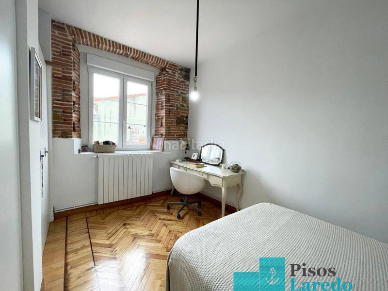 Foto 13166b44-338a-480e-be93-782e363bc7b5. Piso en travesia río 1 espectacular vivienda en Ampuero