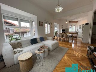 Flat in Travesia río 1. Espectacular vivienda en ampuero