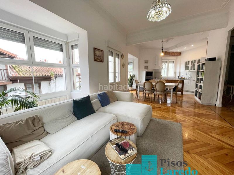 Foto 93cd8b5b-b335-4399-8ca9-81a87f89d4eb. Piso en travesia río 1 espectacular vivienda en Ampuero