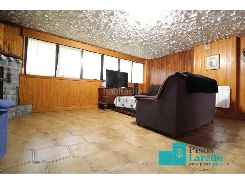 Foto 2b5bae6f-3b69-43b5-ab0e-edba348fe5ef. Chalet  en venta en El Puntal Laredo