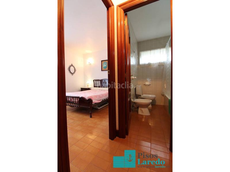 Foto 30f98305-2f5a-416b-9008-46d434a57786. Chalet  en venta en El Puntal Laredo