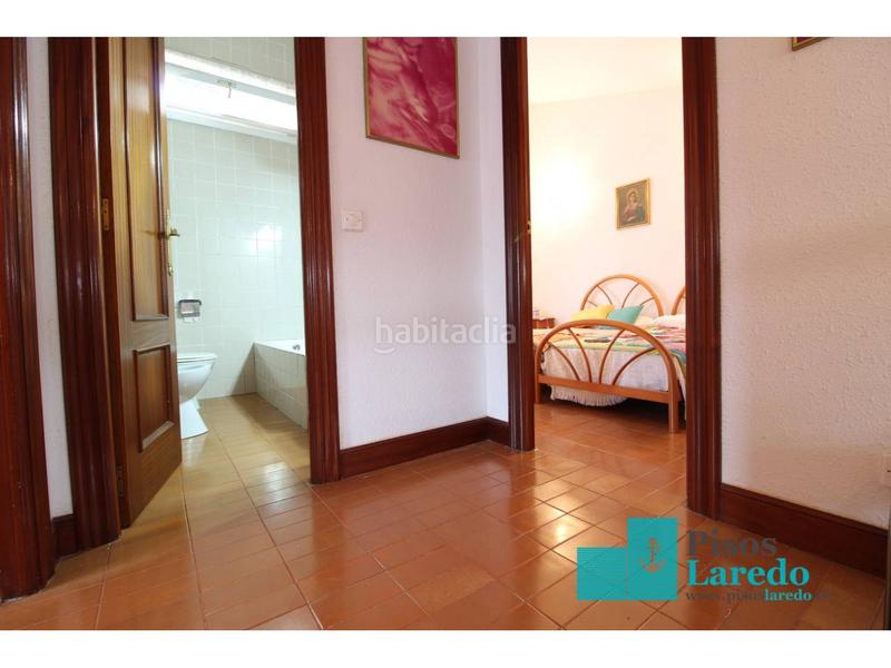 Foto 3189d8e6-1601-4de3-8ce1-003912ecf3c7. Chalet  en venta en El Puntal Laredo