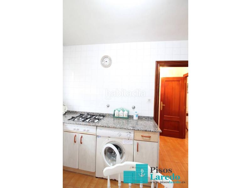 Foto 8ea9102a-1163-492a-a082-c2ccceceda11. Chalet  en venta en El Puntal Laredo