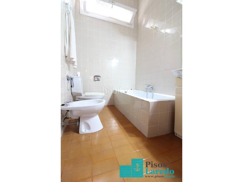 Foto c8f54408-b92e-42f2-bc97-fa56200facf3. Chalet  en venta en El Puntal Laredo
