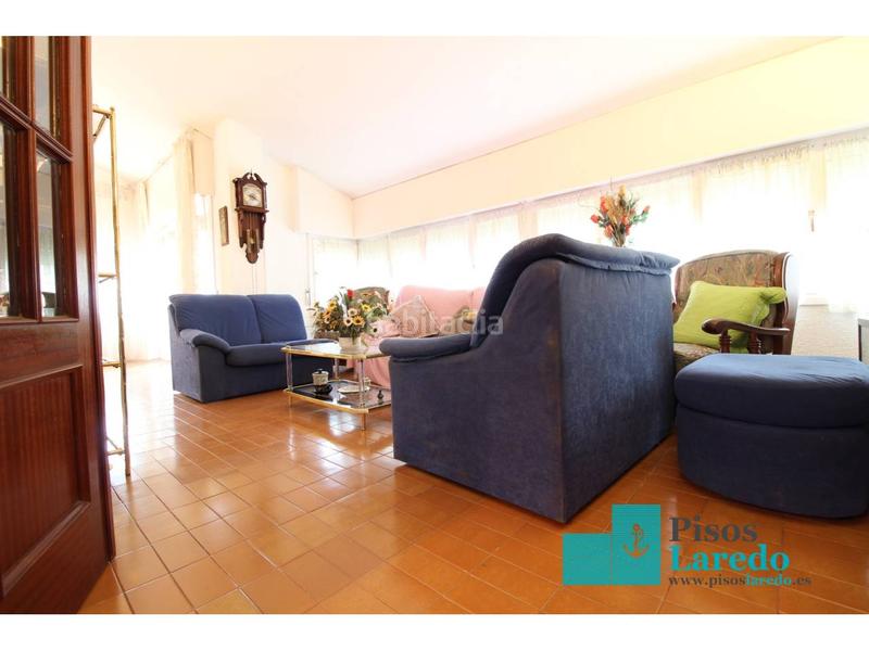 Foto def125c5-16ec-41a9-b89b-fa478c85061e. Chalet  en venta en El Puntal Laredo