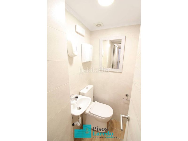 Foto 5241ea8b-c9f6-4046-abfa-96c72e00efeb. Local comercial a calle Centro 6 a Centro Laredo