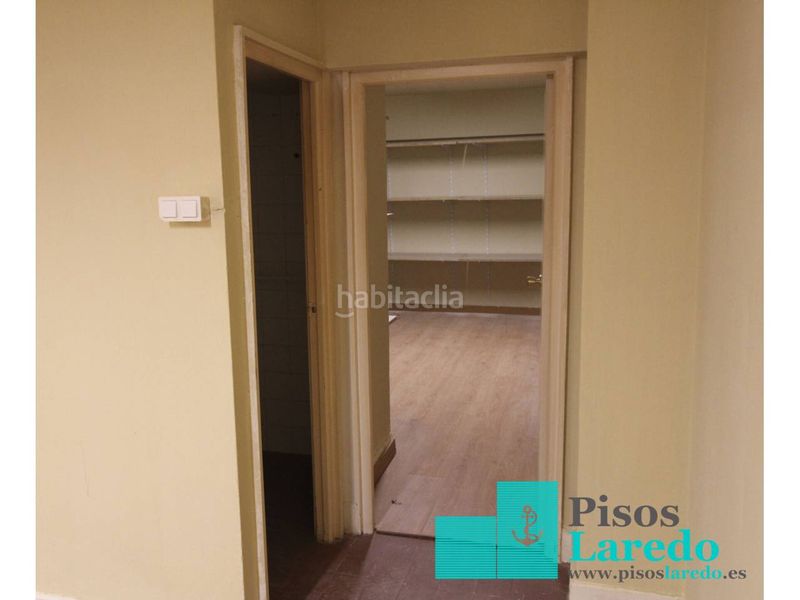 Foto d205e916-3add-40da-a1f8-1e1e0ac4c494. Local comercial a calle Centro 1 a Centro Laredo