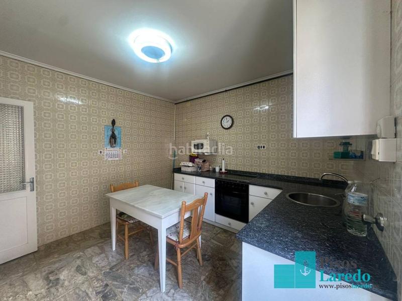 Foto b23ad752-b3a9-4ca0-b79e-b76b3c4322d0. Maison avec chauffage dans Centro Laredo
