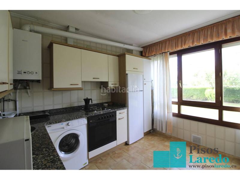 Foto 4815af9c-a65a-4913-b24b-a055b6906bf9. Lloguer pis a playa 1 a Centro Laredo