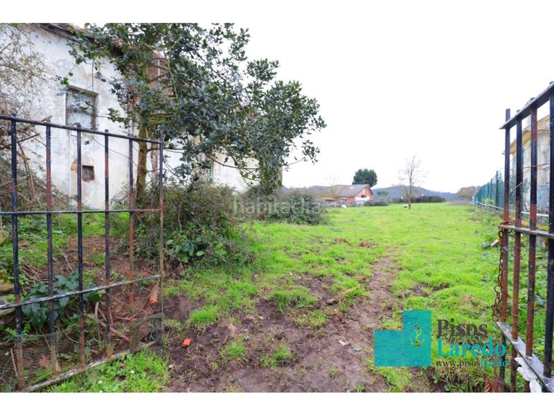 Foto 614cb519-d02a-4d55-a0d0-a1010ecd177d. Finca rústica a seña 1 a Centro Laredo