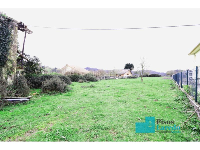 Foto abd3fdef-97ac-4b34-b958-821c922525fb. Finca rústica a seña 1 a Centro Laredo