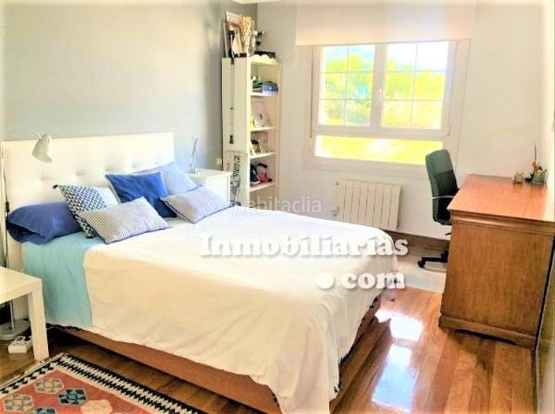 Foto 1c33a91e-1481-4e51-bf22-c687e0613854. Casa adosada ***inmobiliarias. com*** su inmobiliaria de confianza en castro urdiales en Castro - Urdiales