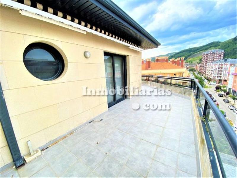 Foto fbd3d740-931f-4ade-a556-0ee51c1f5d0c. Àtic amb calefacció piscina a Cotolino Castro - Urdiales