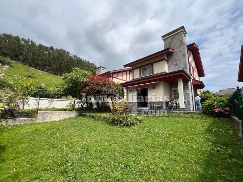 Foto 21cd58d7-707f-45f8-bd05-4adceb1d663f. Chalet in barrio sámano 35f in Samano Castro - Urdiales