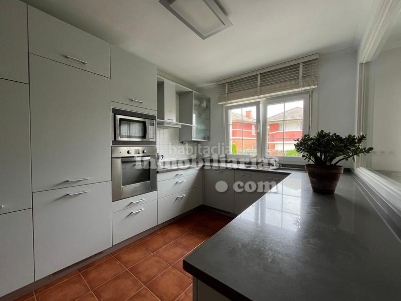 Foto ed955ce1-3fda-4aee-a7dd-0d44b7a49f1d. Chalet in barrio sámano 35f in Samano Castro - Urdiales