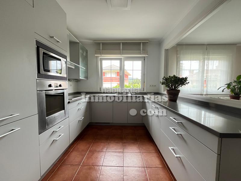 Foto f96e5725-9424-46c2-b432-20c5e4d51d7b. Chalet in barrio sámano 35f in Samano Castro - Urdiales