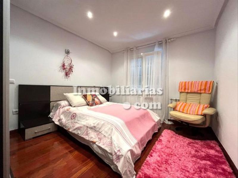 Foto 90b6338a-ec81-49aa-bb22-877ed46ebc82. Semi detached house with heating parking pool in Samano Castro - Urdiales