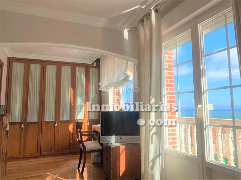 Foto ee2e9761-3449-4856-a3df-4e9c63283812. Casa adossada amb calefacció aparcament piscina a Castro - Urdiales