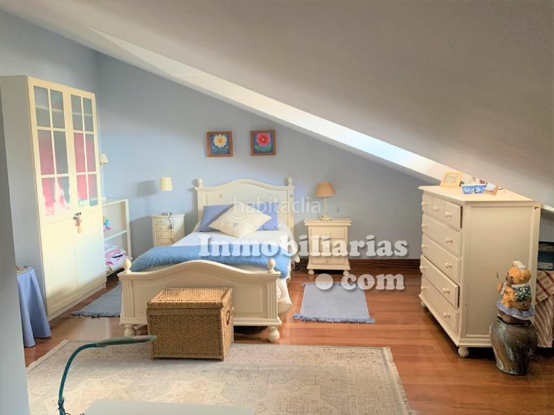 Foto fe7e8c75-6d8a-4e27-a967-36e2f4123bc0. Casa adossada amb calefacció aparcament piscina a Castro - Urdiales