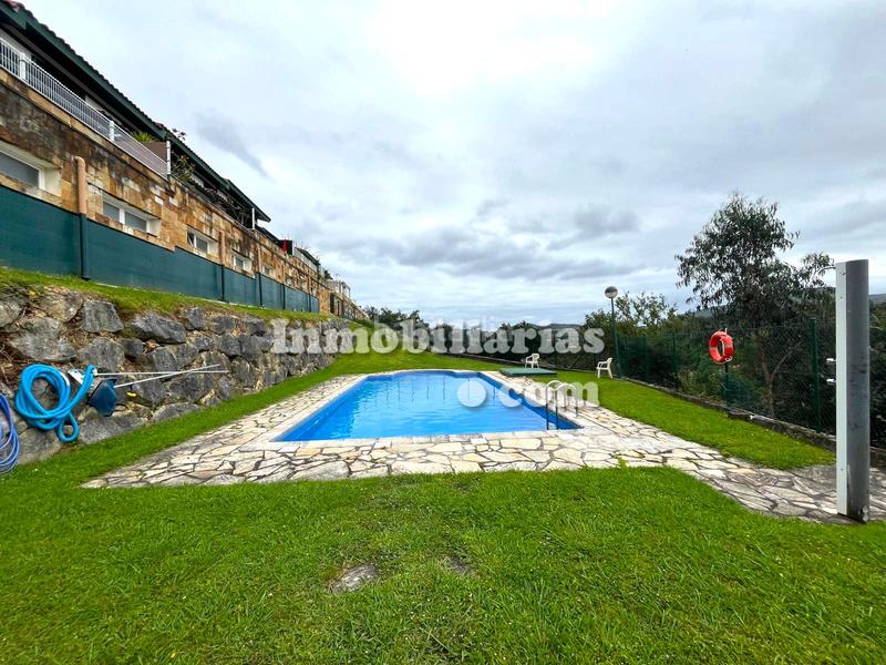 Foto 73a1e62b-829e-4977-b4eb-c74b46a0459d. Casa adossada amb calefacció aparcament piscina a Castro - Urdiales