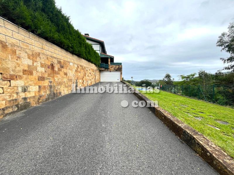 Foto d2d5f8ee-0f86-4fec-9bea-f82d10b89b52. Casa adossada amb calefacció aparcament piscina a Castro - Urdiales