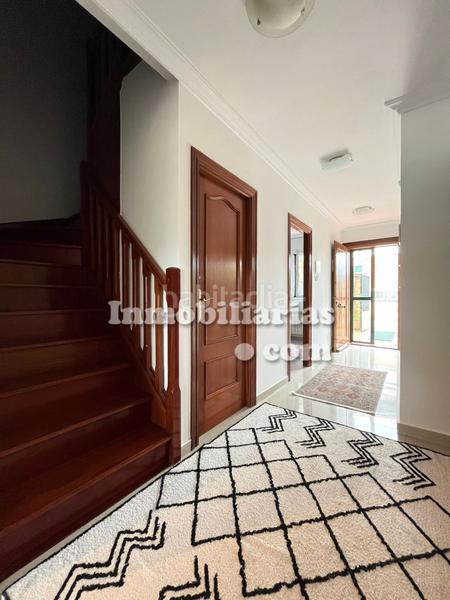 Foto e3d450b6-e401-49e7-89c4-f86a2fb1c520. Casa adossada amb calefacció aparcament piscina a Castro - Urdiales