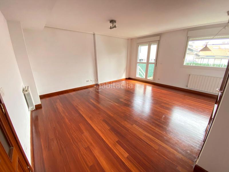 Foto a908a3c4-82dc-40f2-910a-4eb9c2161ba0. Semi detached house with heating parking in Cotolino Castro - Urdiales