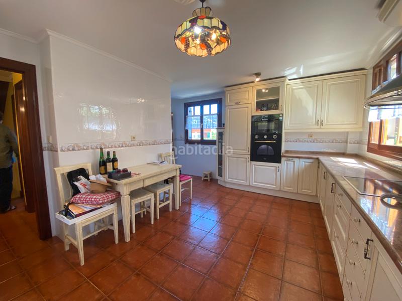 Foto 7287e191-a0df-4d46-858a-60d66cd242af. Chalet avec parking dans Samano Castro - Urdiales