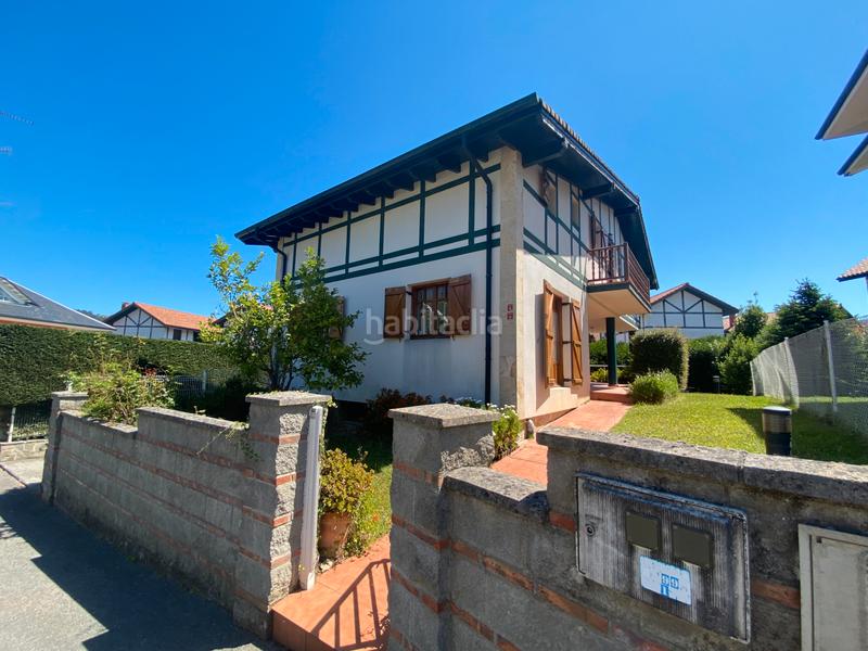 Foto 0f4711fa-b248-41c6-ac2b-4d2b1f09c331. Chalet con parcheggio in Samano Castro - Urdiales