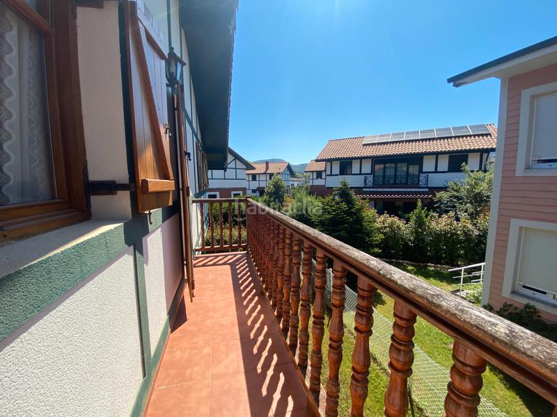 Foto a12fc0aa-9ad1-40b2-8373-86babdb2b2e1. Chalet con parcheggio in Samano Castro - Urdiales