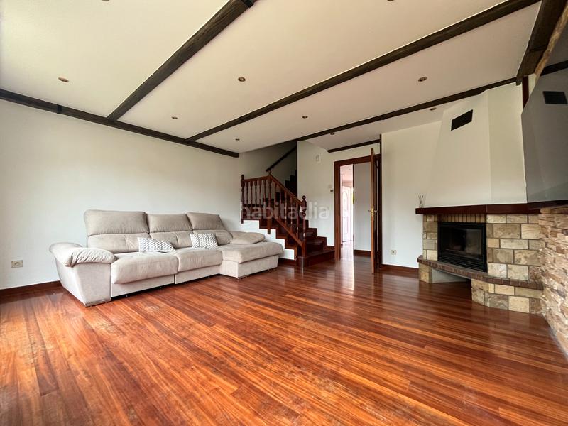 Foto 06b805c5-0087-46ff-a832-4a728948939d. Casa pareada en barrio mioño 30b chalet esquinero con jardin en mioño en Castro - Urdiales