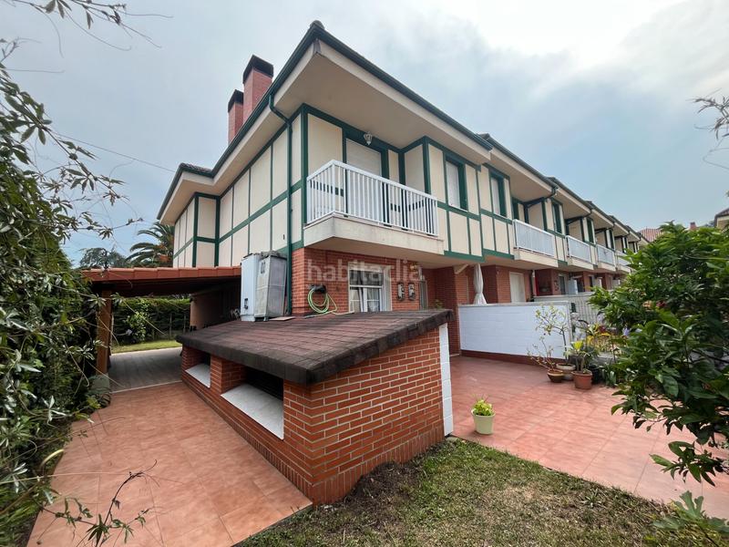 Foto 34cf6061-0ab3-44e4-83ab-fa82362a68ca. Casa pareada en barrio mioño 30b chalet esquinero con jardin en mioño en Castro - Urdiales