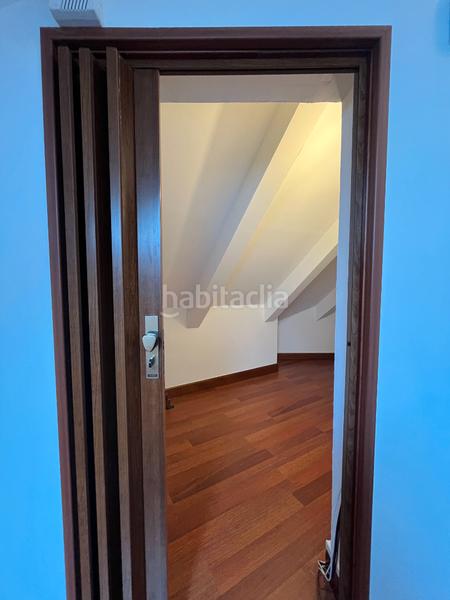 Foto 7852d5e0-bc77-4af3-ac1b-97a5174b1cce. Casa pareada en barrio mioño 30b chalet esquinero con jardin en mioño en Castro - Urdiales