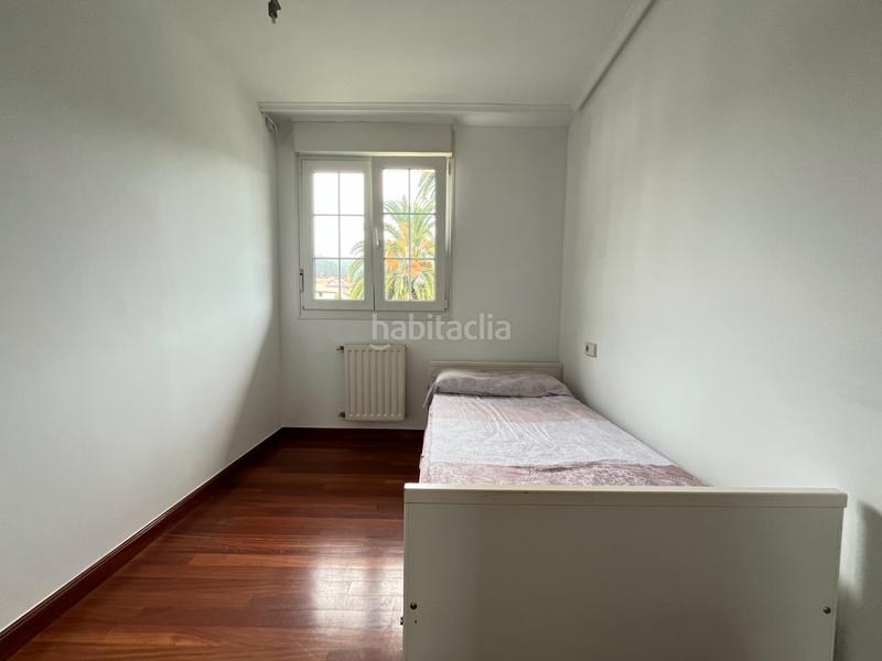 Foto 7c44b682-96c7-4191-a77d-df9a3a867a07. Casa pareada en barrio mioño 30b chalet esquinero con jardin en mioño en Castro - Urdiales