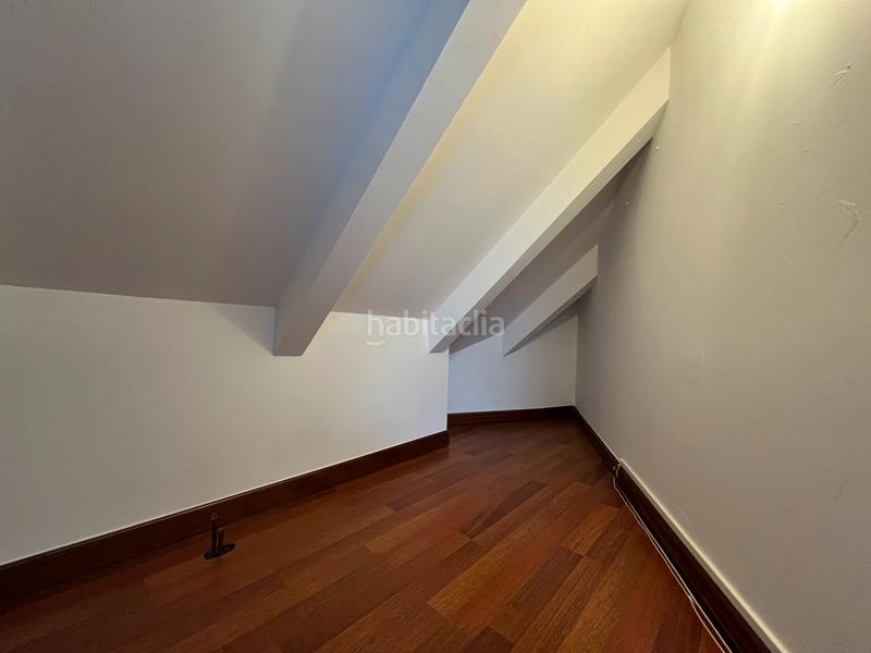 Foto 7e346fd4-a6e1-4821-9401-eb259ac6a46c. Casa pareada en barrio mioño 30b chalet esquinero con jardin en mioño en Castro - Urdiales
