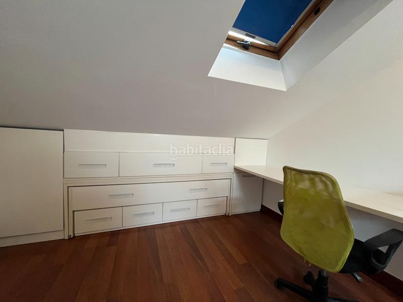 Foto 9f21891f-30e4-4e27-b508-677024f78286. Casa pareada en barrio mioño 30b chalet esquinero con jardin en mioño en Castro - Urdiales
