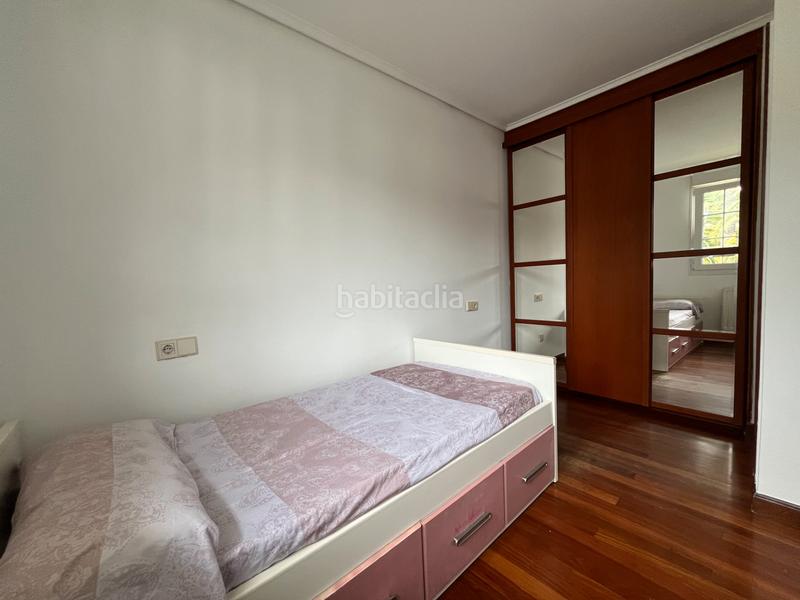 Foto bbf5268f-27ac-4cf3-bdfc-2fa95c1d44cc. Casa pareada en barrio mioño 30b chalet esquinero con jardin en mioño en Castro - Urdiales