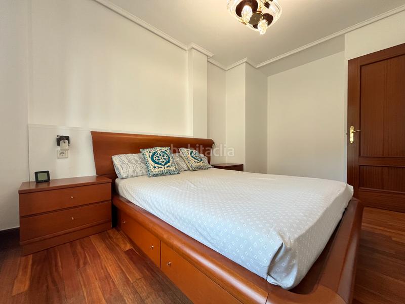 Foto c2d1c9f8-2760-463d-8eb8-32a0f72499e8. Casa pareada en barrio mioño 30b chalet esquinero con jardin en mioño en Castro - Urdiales