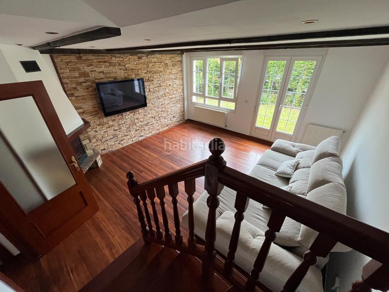 Foto c59767f6-7615-4b4b-9f76-31c8cc133a09. Casa pareada en barrio mioño 30b chalet esquinero con jardin en mioño en Castro - Urdiales