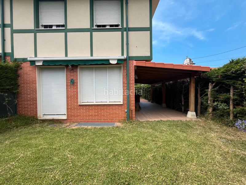 Foto f63049c6-8b48-4b96-990e-d8fc72b22d0d. Casa pareada en barrio mioño 30b chalet esquinero con jardin en mioño en Castro - Urdiales