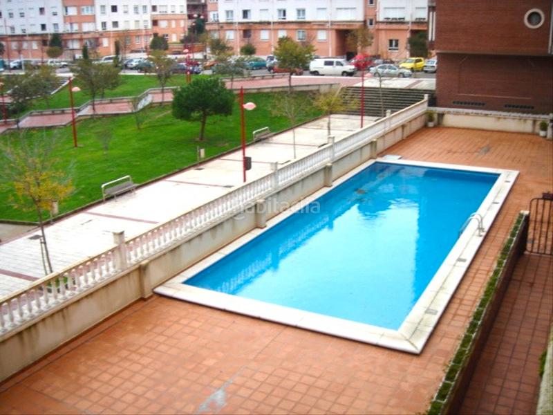 Foto b4e8dd27-5b47-4fca-b446-efb2156030d5. Àtic amb calefacció aparcament piscina a Cotolino Castro - Urdiales