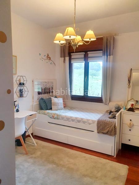 Foto 1415f11f-d2ad-4397-a18b-e820136ca63e. Casa adossada amb xemeneia calefacció aparcament piscina a Castro - Urdiales