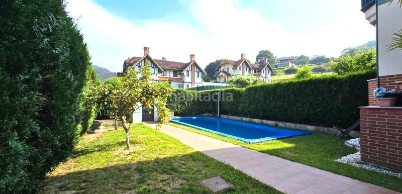 Foto 93dce46d-9b68-41a3-9a5a-b0c53366a7cb. Casa adossada amb xemeneia calefacció aparcament piscina a Castro - Urdiales