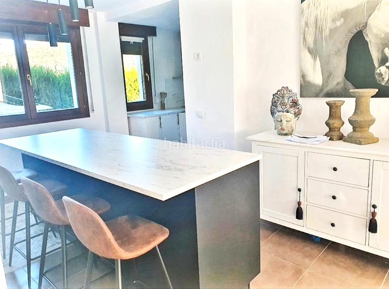 Foto b27dc7fc-2c18-4573-b68e-483c77f30f82. Semi detached house with fireplace heating parking pool in Castro - Urdiales