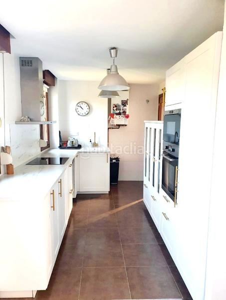 Foto ddb6096e-8977-4caf-a908-f6bd207159f3. Semi detached house with fireplace heating parking pool in Castro - Urdiales