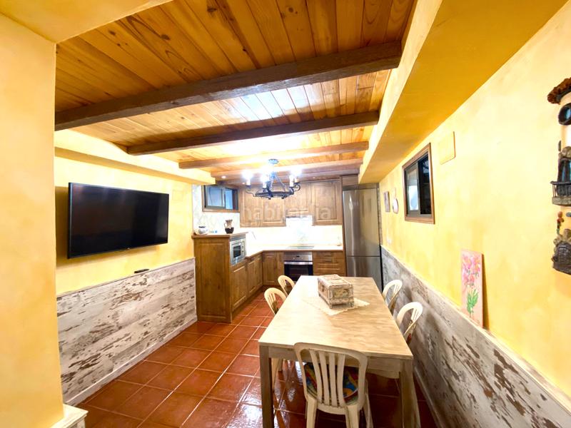 Foto 4752babb-4ce5-4c96-b8dd-b868d5a2e19d. Casa a schiera con camino riscaldamento parcheggio in Castro - Urdiales