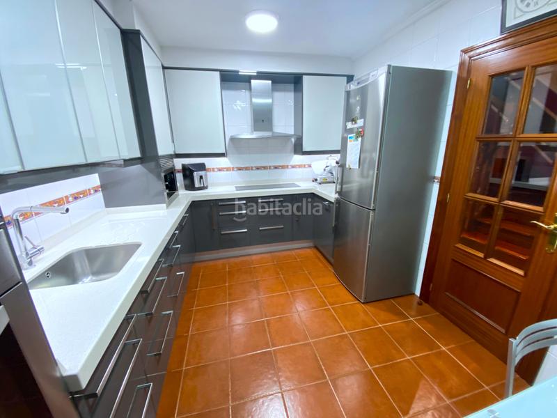 Foto 8930facf-7f79-4133-a12c-e03f5a93ffad. Casa a schiera con camino riscaldamento parcheggio in Castro - Urdiales